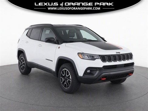 Used 2024 Jeep Compass Trailhawk AWD/4WD image 1