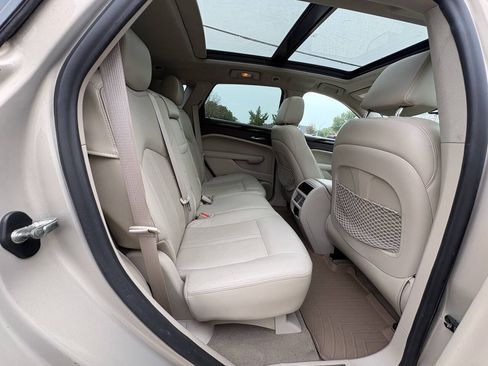 Used 2011 Cadillac SRX Luxury FWD image 26