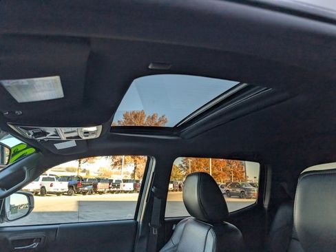 Used 2023 Toyota Tacoma TRD Off-Road image 7