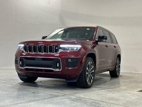 Used 2023 Jeep Grand Cherokee L Overland w/ Advanced Protech Group III AWD/4WD image 2