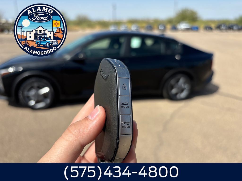 Used 2025 Kia K4 FWD image 29
