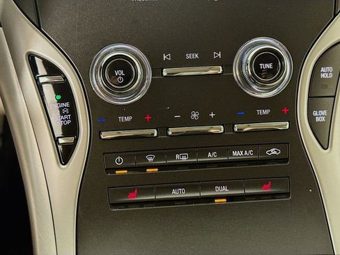 Used 2020 Lincoln Nautilus Standard w/ Equipment Group 101A image 19