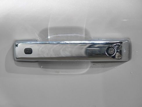 Used 2024 Ford F350 Platinum w/ FX4 Off-Road Package image 43