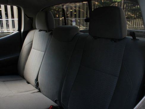 Used 2016 Toyota Tacoma SR5 w/ SR5 Appearance Package (SN) AWD/4WD image 18