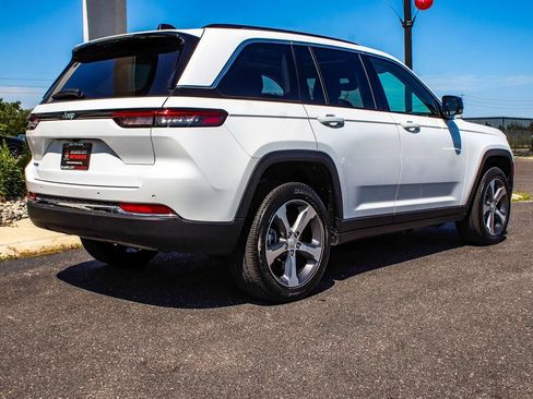 Used 2023 Jeep Grand Cherokee 4WD 4xe image 6