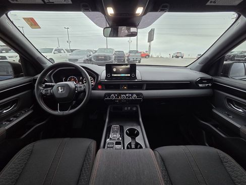 Used 2025 Honda Pilot Sport image 27