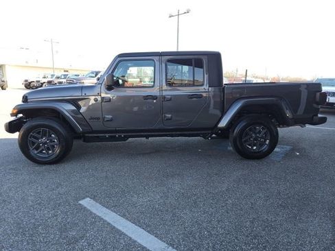 New 2026 Jeep Gladiator Sport image 32