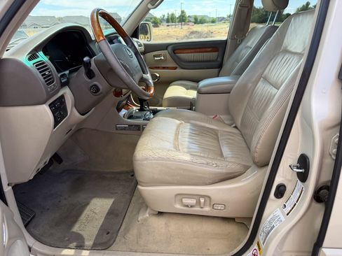 Used 2004 Lexus LX 470 4WD w/ Preferred Accessory Pkg image 8