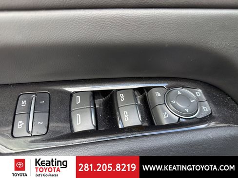 Used 2022 Cadillac Escalade Sport w/ Touring Package image 13