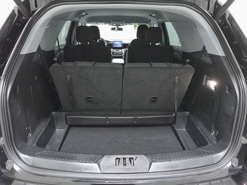 Used 2022 Ford Explorer XLT image 26