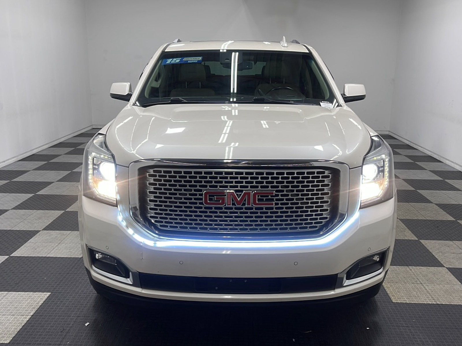 Used 2015 GMC Yukon Denali AWD/4WD image 24