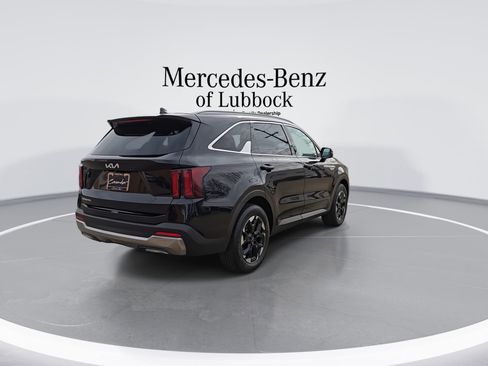 Used 2024 Kia Sorento S image 8