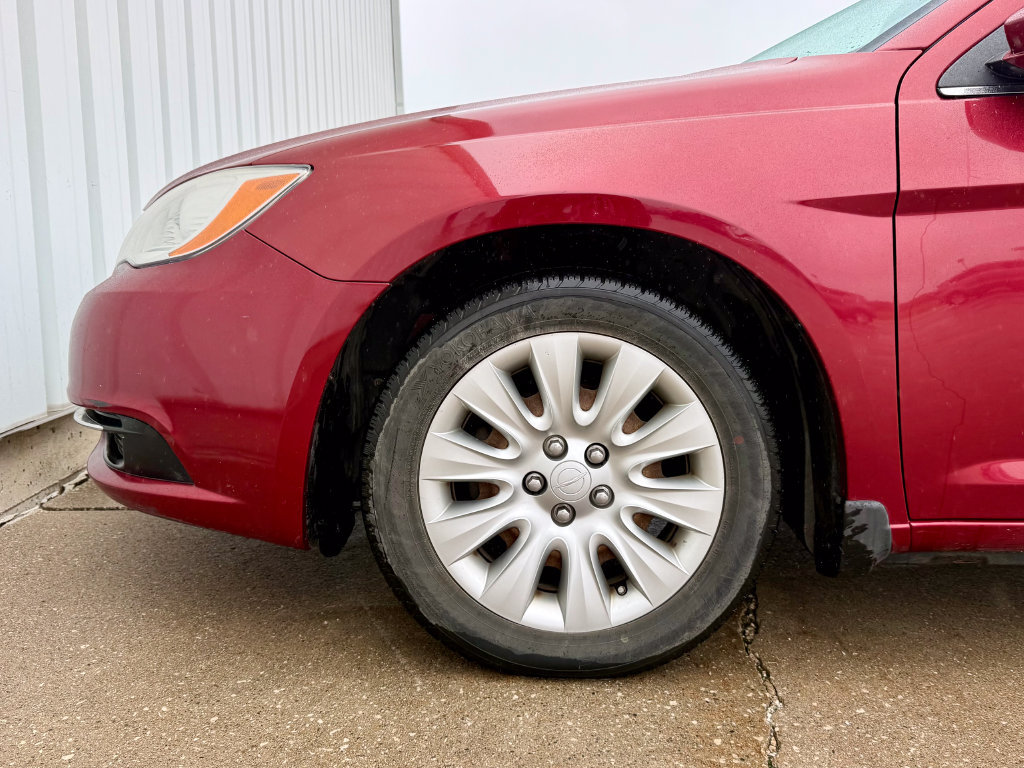 Used 2012 Chrysler 200 LX FWD image 23