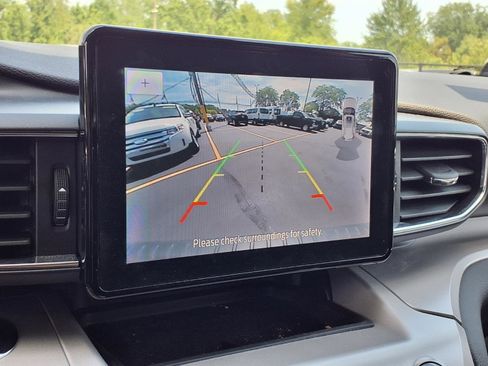 Used 2024 Ford Explorer XLT w/ Equipment Group 202A AWD/4WD image 9