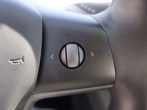 Used 2023 Tesla Model Y Long Range image 48