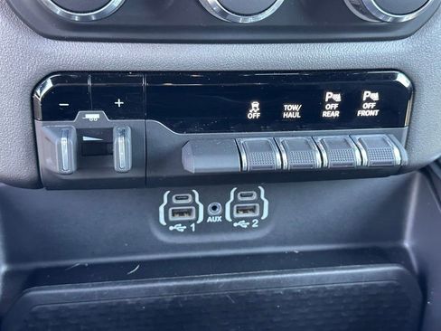 Used 2024 RAM 1500 Big Horn RWD image 30