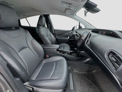 Used 2019 Toyota Prius Prime Premium FWD image 18