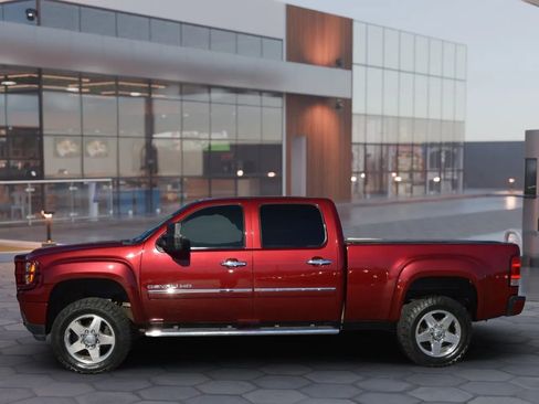 Used 2013 GMC Sierra 2500 Denali w/ Suspension Package, Off-Road image 4