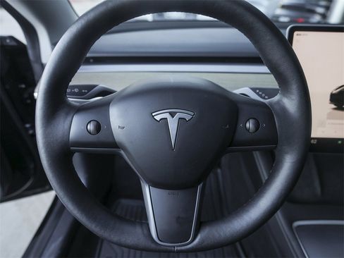 Used 2023 Tesla Model 3 Standard Range image 16