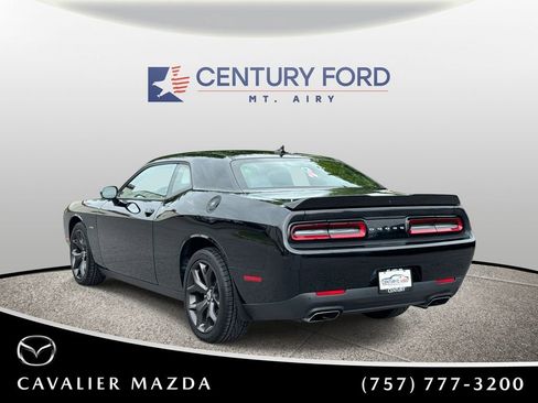 Used 2018 Dodge Challenger R/T Plus RWD image 4