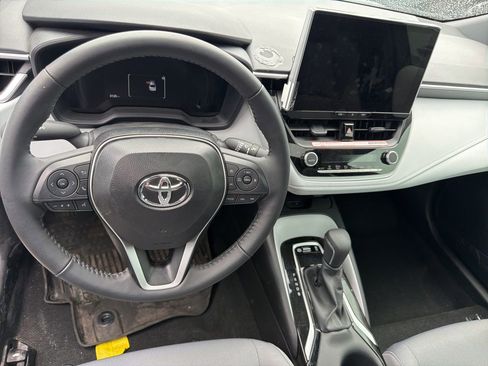 Used 2025 Toyota Corolla SE w/ SE Premium Package FWD image 12