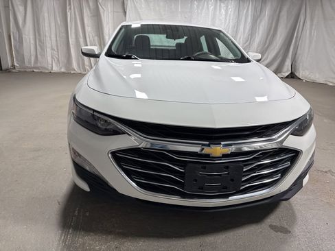 Used 2023 Chevrolet Malibu LT w/ Driver Confidence Package FWD image 2