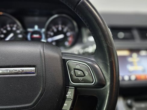 Used 2017 Land Rover Range Rover Evoque SE image 25
