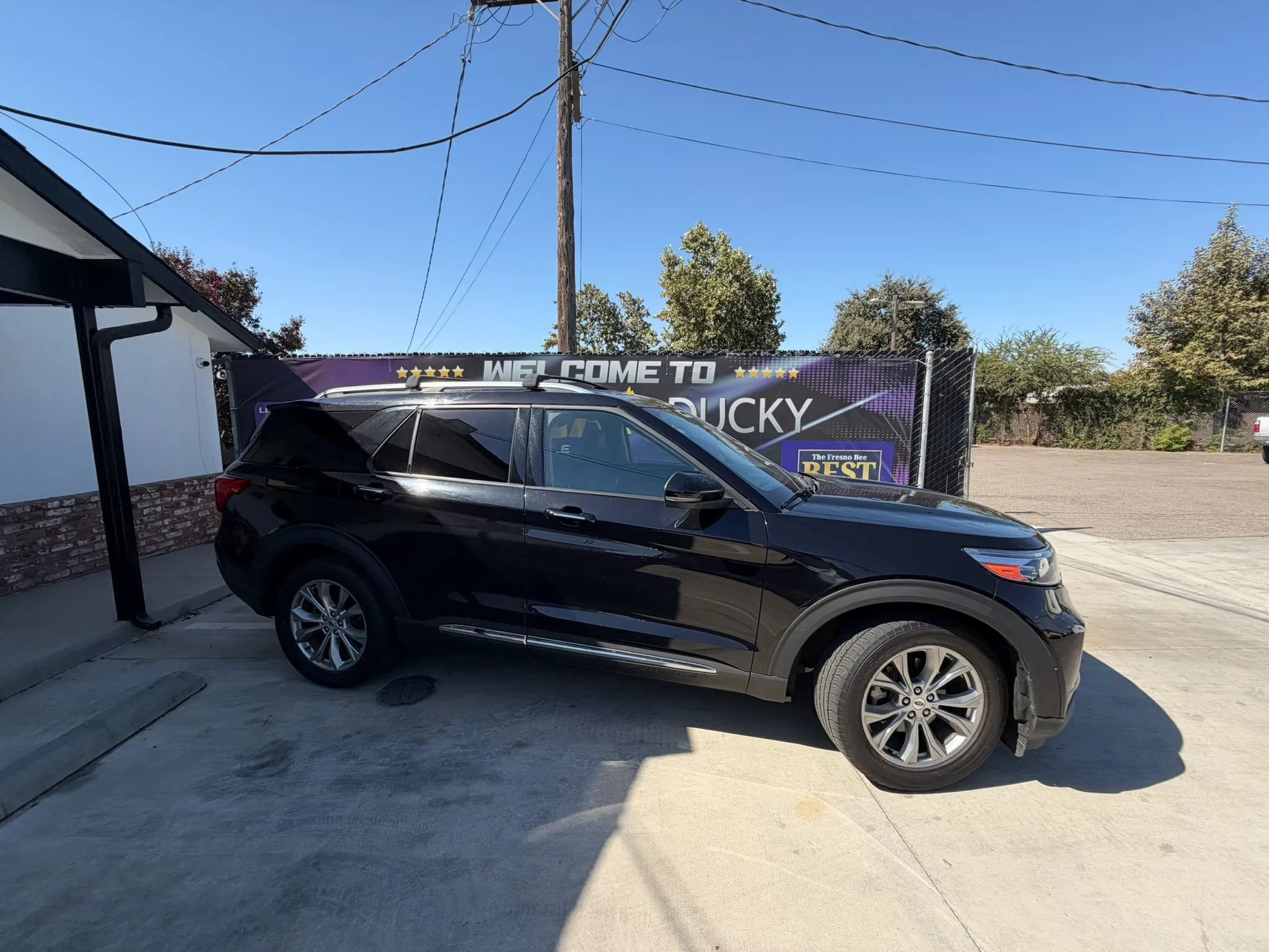 Used 2022 Ford Explorer Limited w/ Equipment Group 301A AWD/4WD image 6