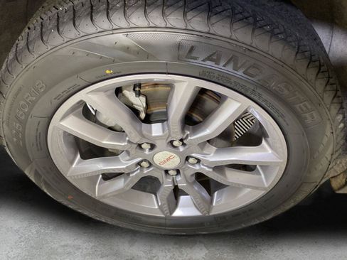 Used 2024 GMC Terrain SLT FWD image 22