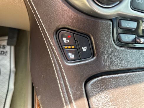 Used 2016 Chevrolet Suburban LTZ AWD/4WD image 39