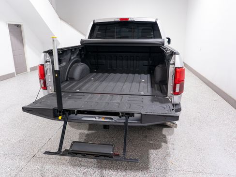 Used 2018 Ford F150 Lariat w/ Equipment Group 502A Luxury AWD/4WD image 13