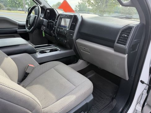 Used 2020 Ford F150 XLT w/ Equipment Group 302A Luxury AWD/4WD image 33