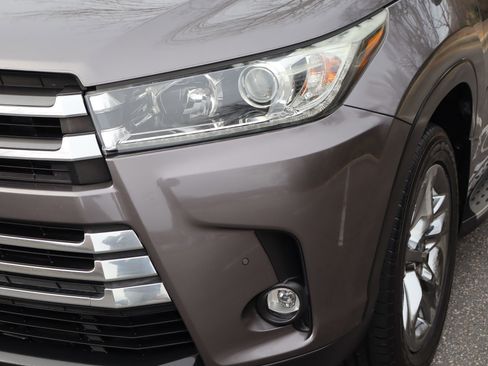 Used 2019 Toyota Highlander Limited Platinum image 39