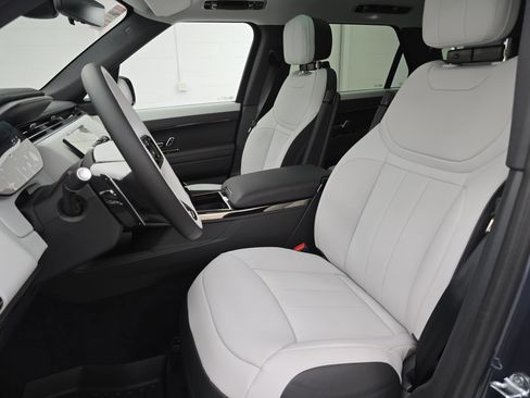 New 2026 Land Rover Range Rover Sport Dynamic SE AWD/4WD image 15