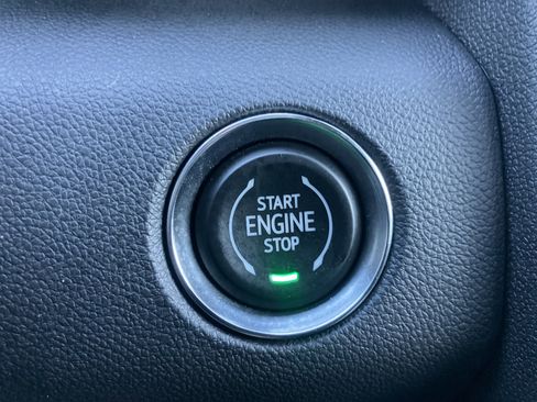 Used 2025 GMC Acadia Elevation image 32