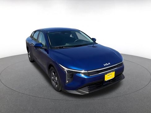 Used 2025 Kia K4 FWD image 3