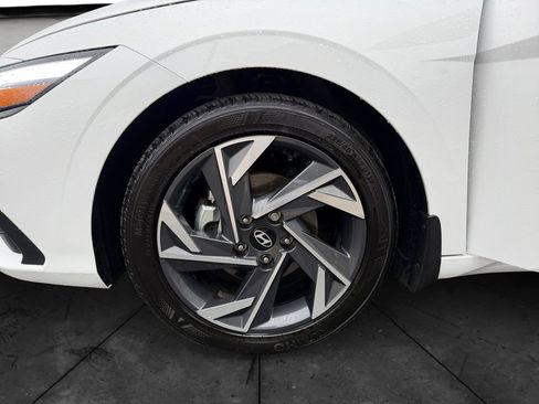 Certified 2025 Hyundai Elantra Sport image 14