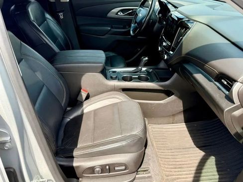 Used 2019 Chevrolet Traverse LT AWD/4WD image 17