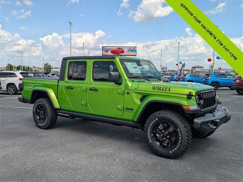New 2025 Jeep Gladiator Willys image 2