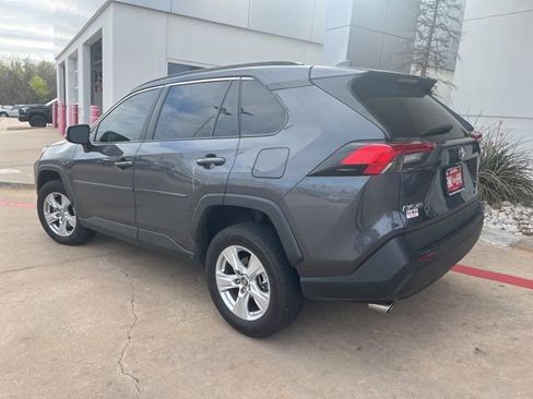 Used 2020 Toyota RAV4 XLE w/ Convenience Package image 6
