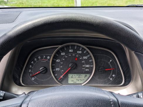 Used 2013 Toyota RAV4 XLE AWD/4WD image 23