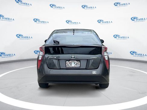 Used 2017 Toyota Prius FWD image 4