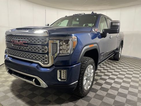 Used 2022 GMC Sierra 3500 Denali AWD/4WD image 4