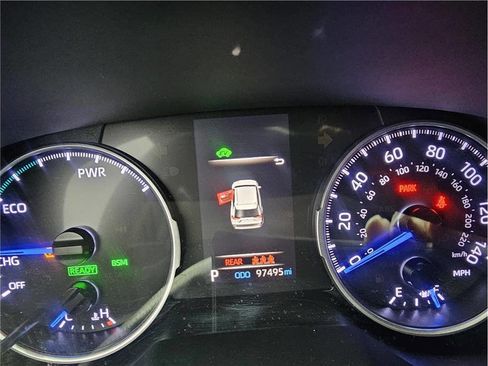 Used 2020 Toyota RAV4 XLE image 17