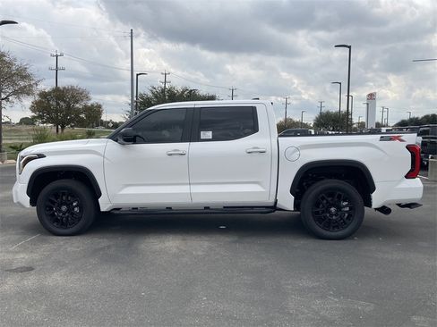 New 2026 Toyota Tundra SR5 image 8