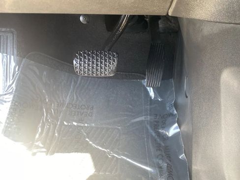 Used 2020 Chevrolet Equinox LS w/ LS Convenience Package FWD image 27