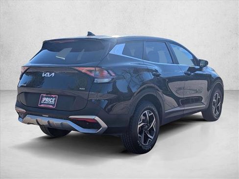 Used 2023 Kia Sportage LX image 5