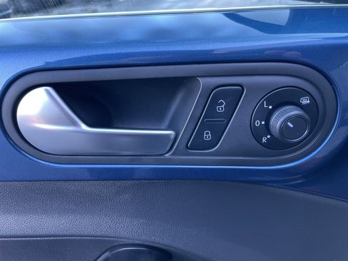 Used 2017 Volkswagen Beetle 1.8T Classic image 11