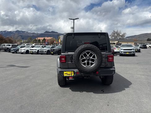 Used 2025 Jeep Wrangler Unlimited Rubicon AWD/4WD image 6