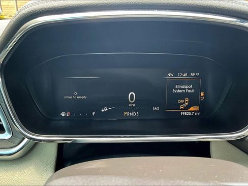 Used 2017 Lincoln Continental Reserve w/ Technology Package FWD image 22
